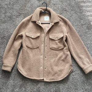 Womens Abercrombie Sherpa Shakcet (Size M - Never Worn)